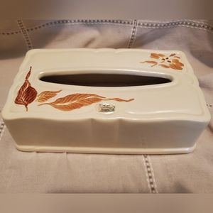 HAEGAR #931 CREME/BEIGE/TAN TISSUE COVER BOX W/OIGINAL STICKER VTG COTTAGECORE